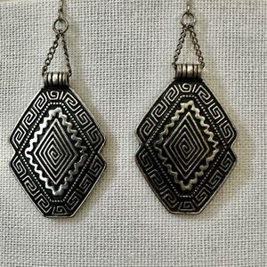 Silver tone drop earrings